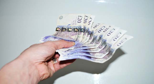 Payday Loans – the Positives and the Negatives